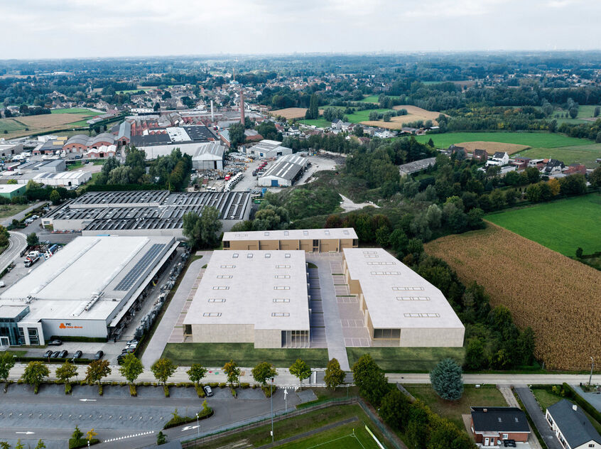 Het nieuw te bouwen bedrijvenpark STEEN in Laarne biedt 15 KMO-units te koop aan, met oppervlaktes van 128 m&sup2; tot 1810m&sup2;. Units kunnen bovendien samengevoegd worden tot grotere bedrijfsruimtes, ideaal voor groeiende ondernemingen. 
Het KMO-park ligt cen