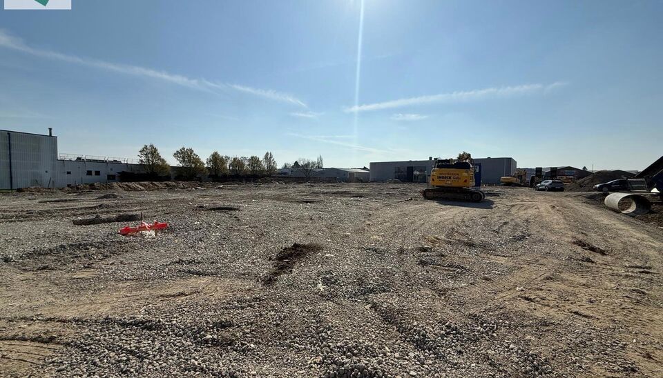Het nieuwe Bedrijvenpark Rollare &ndash; Blok A is strategisch gelegen aan de Diksmuidsesteenweg 384 te Roeselare, op de voormalige Crea-site en recht tegenover de REO-Veiling. Dankzij de ligging op minder dan 500 m van de N32/R32 en de nabijheid van de N36 e