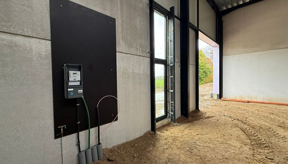 Nieuwbouw magazijn te koop vanaf 186m&sup2; tot 323m&sup2; in bedrijvenpark te Herzele. 
Deze KMO-units zijn strategisch gelegen langs de Hoogstraat in Herzele, een vlot bereikbare locatie voor zowel lokale ondernemers als bedrijven die actief zijn in de ruimere 