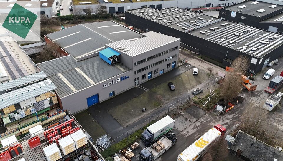 Op een strategische en uitstekend bereikbare ligging in de Pantserschipstraat te Gent wordt een nieuw bedrijvenpark ontwikkeld, bestaande uit 4 ruime en kwalitatieve magazijnunits, bestaande uit: 
- 910 m&sup2; tot 1007 m&sup2; + mezzanine van 288 m&sup2;
- 1088 m&sup2; 