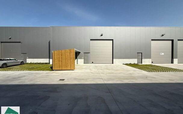 Langs de Lodderhoek in Brugge verrijst binnenkort het KMO Park PORTIS, dit op de voormalige Philipssite. Met 49 afgewerkte KMO-Units, vari&euml;rend van 199m&sup2; tot 1183m&sup2;, verdeeld over nieuwbouw en vernieuwbouw bedrijfsgebouwen, biedt Portis een moderne en 