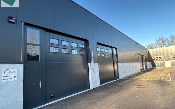 Nouveaux entrep&ocirc;ts &agrave; vendre de 135m&sup2; dans un parc d&rsquo;activit&eacute;s &agrave; Ath

Ces unit&eacute;s PME sont id&eacute;alement situ&eacute;es le long de la Chauss&eacute;e de Mons &agrave; Ath, un emplacement facilement accessible tant pour les entrepreneurs locaux que pour les entreprises 