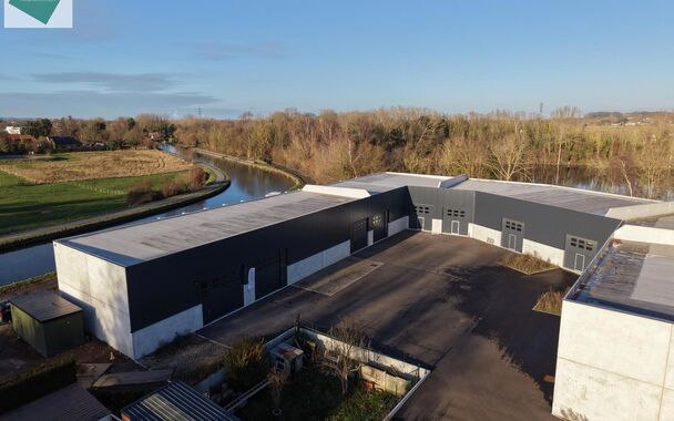 Nouveaux entrep&ocirc;ts &agrave; vendre de 144m&sup2; dans un parc d&rsquo;activit&eacute;s &agrave; Ath

Ces unit&eacute;s PME sont id&eacute;alement situ&eacute;es le long de la Chauss&eacute;e de Mons &agrave; Ath, un emplacement facilement accessible tant pour les entrepreneurs locaux que pour les entreprises 