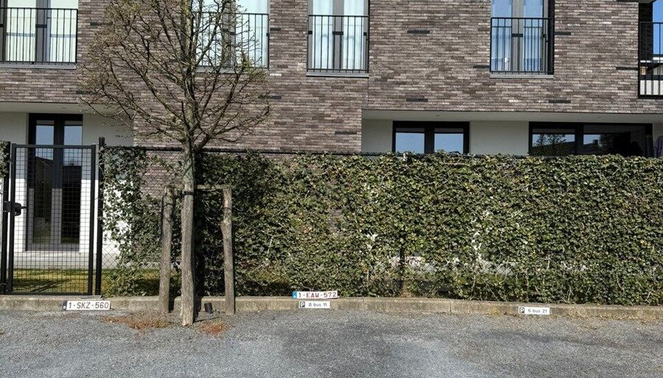In de recente residentie Leieoevers II bevindt zich dit lichtrijk en modern éénslaapkamer appartement met een adembenemend zicht op de Leie. Het appartement is perfect onderhouden en combineert comfort met een unieke ligging aan het water.
Het apparteme