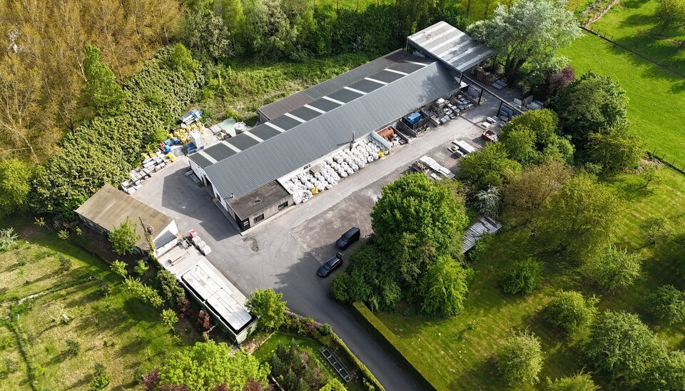 Immeuble polyvalent &agrave; vendre &agrave; Zottegem