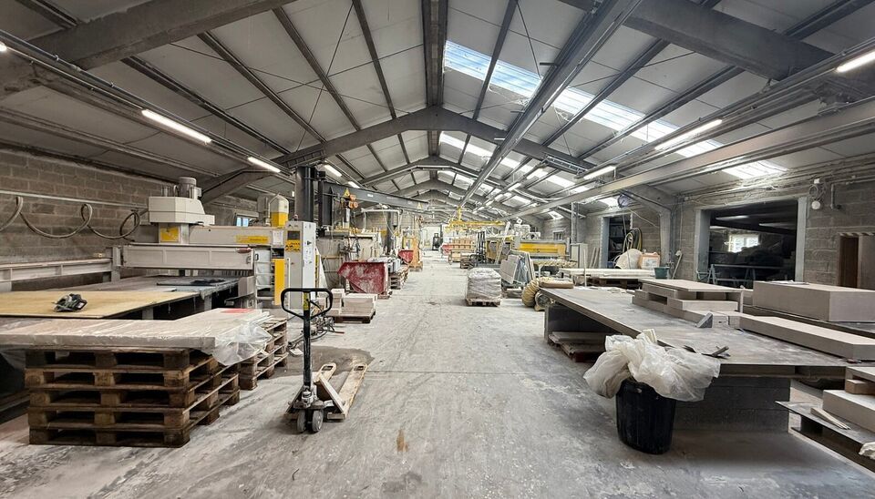 Immeuble polyvalent &agrave; vendre &agrave; Zottegem