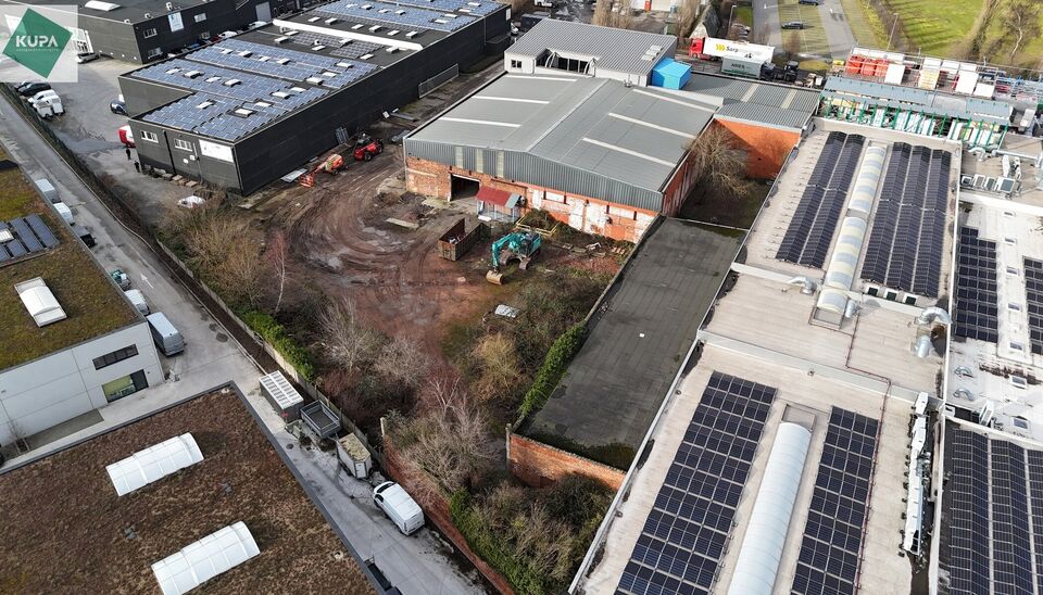 Op een strategische en uitstekend bereikbare ligging in de Pantserschipstraat te Gent wordt een nieuw bedrijvenpark ontwikkeld, bestaande uit 4 ruime en kwalitatieve magazijnunits, bestaande uit: 
- 910 m&sup2; tot 1007 m&sup2; + mezzanine van 288 m&sup2;
- 1088 m&sup2; 