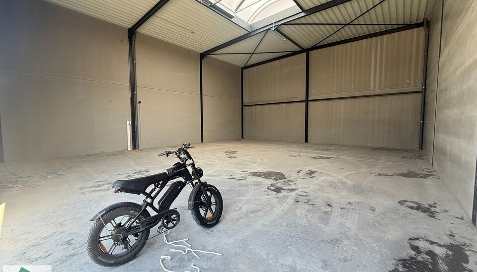 Bent u op zoek naar een strategisch gelegen en kwalitatieve bedrijfsruimte voor uw onderneming? Deze nieuwbouw KMO-unit in het moderne bedrijvenpark Apollo te Anzegem combineert bereikbaarheid, functionaliteit en een professionele uitstraling.

De unit he