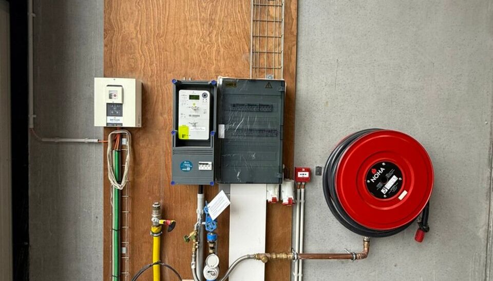 267 m² magazijn met 2 parkeerplaatsen te huur in bedrijvenpark “Baldr” – Sint-Andries
Deze moderne en geïsoleerde KMO-unit is gelegen in het bedrijvenpark “Baldr”, een rustige maar strategische locatie vlakbij alle belangrijke in- en uitvalswe