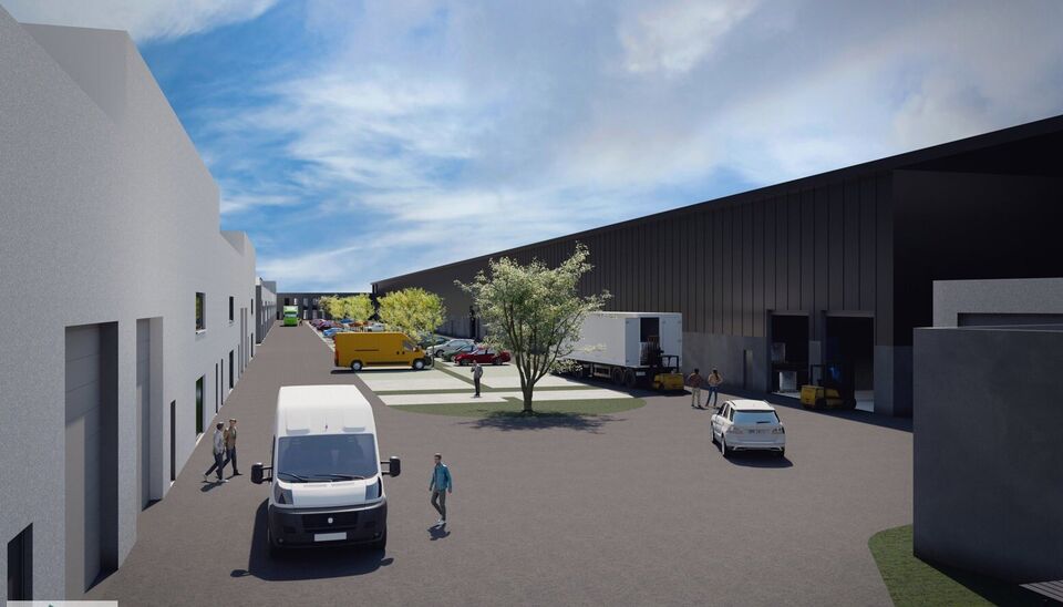 Deze modern en strategisch gelegen KMO-unit bevindt zich aan de Wiedauwkaai in de voorhaven van Gent, met vlotte bereikbaarheid via de R40 en een bushalte vlakbij.
het magazijn is opgetrokken in een duurzame staalstructuur met betonnen wanden en een volle