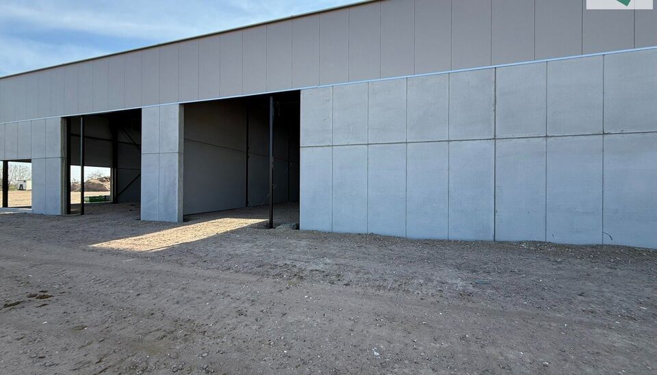 In het nieuwe bedrijvenpark “Thea” biedt KUPA IMMO nieuwe magazijnen te huur aan.
De Careelstraat ligt in het zuiden van Tielt, in een zone die vooral gericht is op KMO’s, logistiek en ambachtelijke bedrijven. De site bevindt zich op slechts 2 à 3 