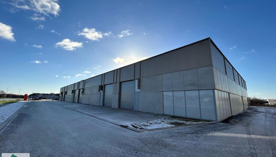 -SUMMERDEAL- 
In het nieuwe bedrijvenpark &ldquo;Thea&rdquo; biedt KUPA IMMO nieuwe magazijnen te huur aan.
De Careelstraat ligt in het zuiden van Tielt, in een zone die vooral gericht is op KMO&rsquo;s, logistiek en ambachtelijke bedrijven. De site bevindt zich op s