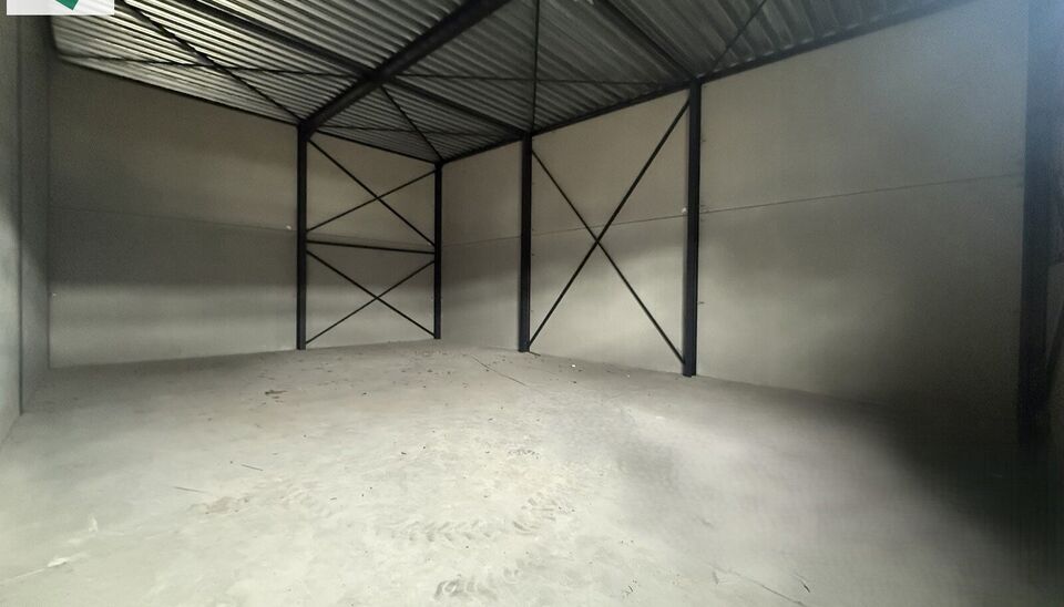 Nieuwbouw magazijn te koop van 150m&sup2; in bedrijvenpark "Denderparc" te Ath.
Deze KMO-units zijn strategisch gelegen langs de Chauss&eacute;e de Mons in Ath, een vlot bereikbare locatie voor zowel lokale ondernemers als bedrijven die actief zijn in de ruimere re