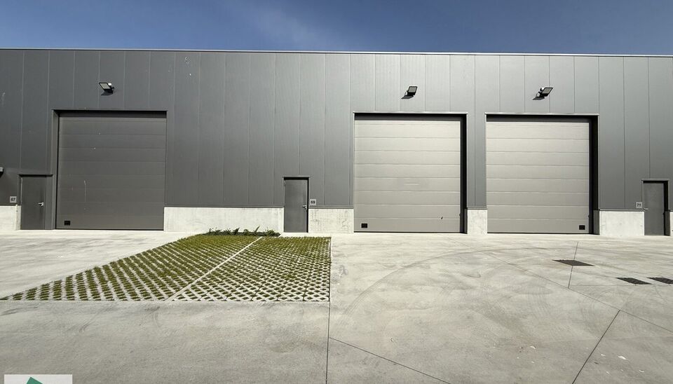 Langs de Lodderhoek in Brugge verrijst binnenkort het KMO Park PORTIS, dit op de voormalige Philipssite. Met 49 afgewerkte KMO-Units, vari&euml;rend van 199m&sup2; tot 1183m&sup2;, verdeeld over nieuwbouw en vernieuwbouw bedrijfsgebouwen, biedt Portis een moderne en 