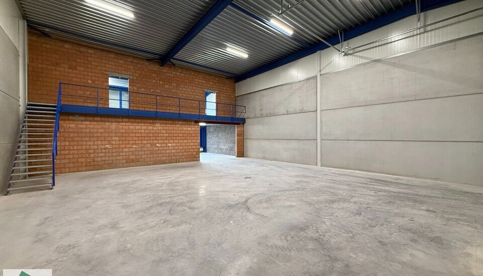 Langs de Lodderhoek in Brugge verrijst binnenkort het KMO Park PORTIS, dit op de voormalige Philipssite. Met 49 afgewerkte KMO-Units, vari&euml;rend van 199m&sup2; tot 1183m&sup2;, verdeeld over nieuwbouw en vernieuwbouw bedrijfsgebouwen, biedt Portis een moderne en 