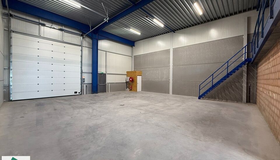 Langs de Lodderhoek in Brugge verrijst binnenkort het KMO Park PORTIS, dit op de voormalige Philipssite. Met 49 afgewerkte KMO-Units, vari&euml;rend van 199m&sup2; tot 1183m&sup2;, verdeeld over nieuwbouw en vernieuwbouw bedrijfsgebouwen, biedt Portis een moderne en 