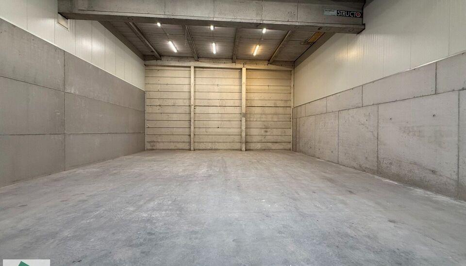 Langs de Pathoekeweg in Brugge verrijst binnenkort het KMO Park PORTIS, dit op de voormalige Philipssite. Met 49 afgewerkte KMO-Units, vari&euml;rend van 199m&sup2; tot 1183m&sup2;, verdeeld over nieuwbouw en vernieuwbouw bedrijfsgebouwen, biedt Portis een moderne en