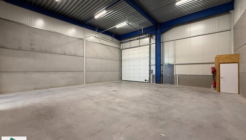 Langs de Lodderhoek in Brugge verrijst binnenkort het KMO Park PORTIS, dit op de voormalige Philipssite. Met 49 afgewerkte KMO-Units, vari&euml;rend van 199m&sup2; tot 1183m&sup2;, verdeeld over nieuwbouw en vernieuwbouw bedrijfsgebouwen, biedt Portis een moderne en 