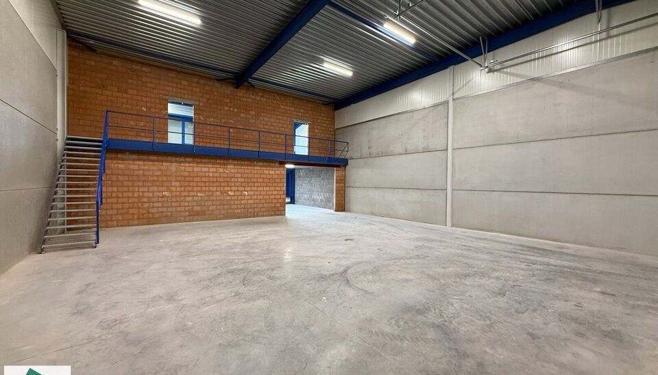 Langs de Lodderhoek in Brugge verrijst binnenkort het KMO Park PORTIS, dit op de voormalige Philipssite. Met 49 afgewerkte KMO-Units, vari&euml;rend van 199m&sup2; tot 1183m&sup2;, verdeeld over nieuwbouw en vernieuwbouw bedrijfsgebouwen, biedt Portis een moderne en 