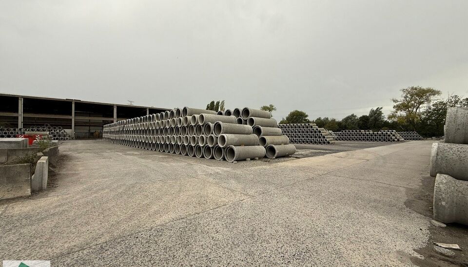 Dit modern en strategisch gelegen bedrijventerrein bevindt zich aan de Wiedauwkaai 66 in de voorhaven van Gent, met vlotte bereikbaarheid via de R40 en een bushalte vlakbij.

Unit B9 van gebouw B omvat 580m&sup2; en is opgetrokken in een duurzame staalstructu