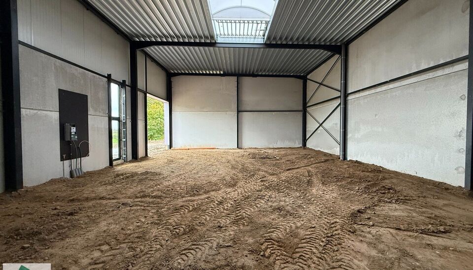 Nieuwbouw magazijn te koop vanaf 186m&sup2; tot 323m&sup2; in bedrijvenpark te Herzele. 
Deze KMO-unit is strategisch gelegen langs de Hoogstraat in Herzele, een vlot bereikbare locatie voor zowel lokale ondernemers als bedrijven die actief zijn in de ruimere reg