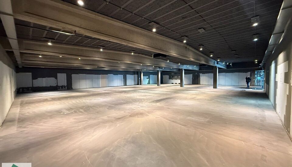 Magasin de peripherie à louer à Menen