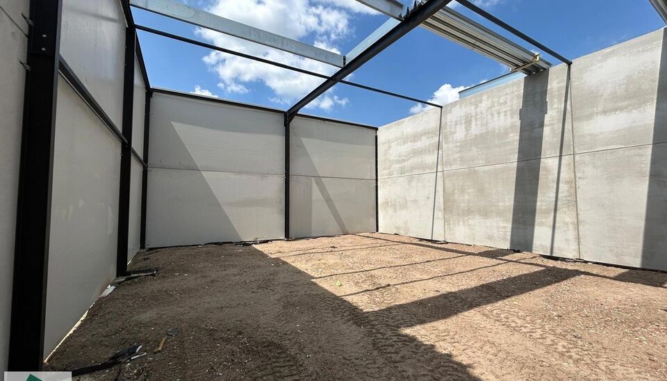208m² loods met 1 parkeerplaats te huur in Kontich, gelegen in bedrijvenpark Heiveldekens, binnen de gouden driehoek (Antwerpen, Brussel en Gent). 
Vlotte bereikbaarheid, dichtbij de E19 en met een goede ontsluiting via de A12 en de R0 (ring rond Brussel