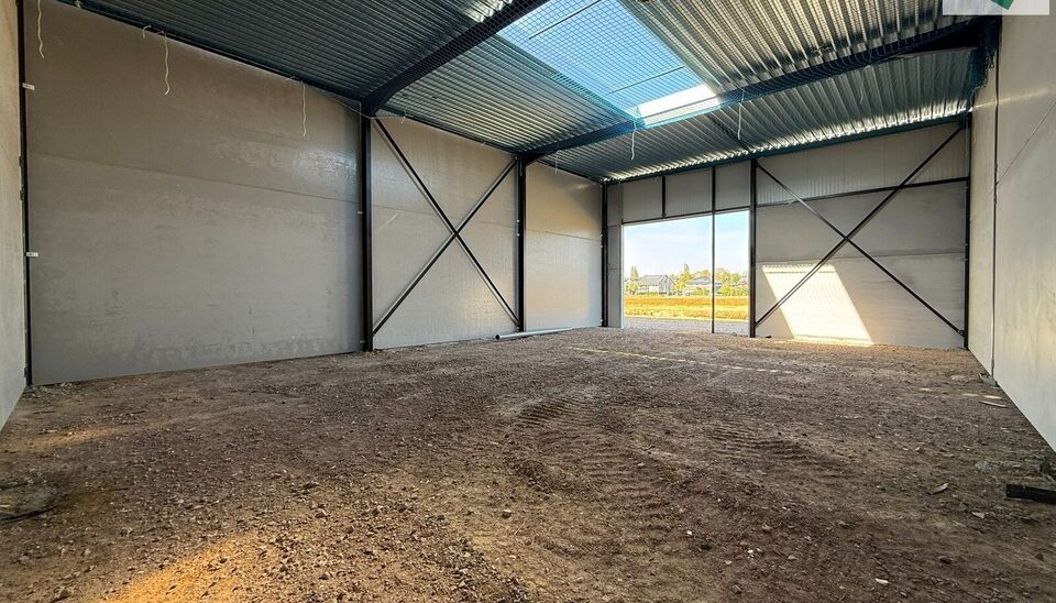 In het nieuwe bedrijvenpark “Thea” biedt KUPA IMMO nieuwe magazijnen te huur aan.
De Careelstraat ligt in het zuiden van Tielt, in een zone die vooral gericht is op KMO’s, logistiek en ambachtelijke bedrijven. De site bevindt zich op slechts 2 à 3 